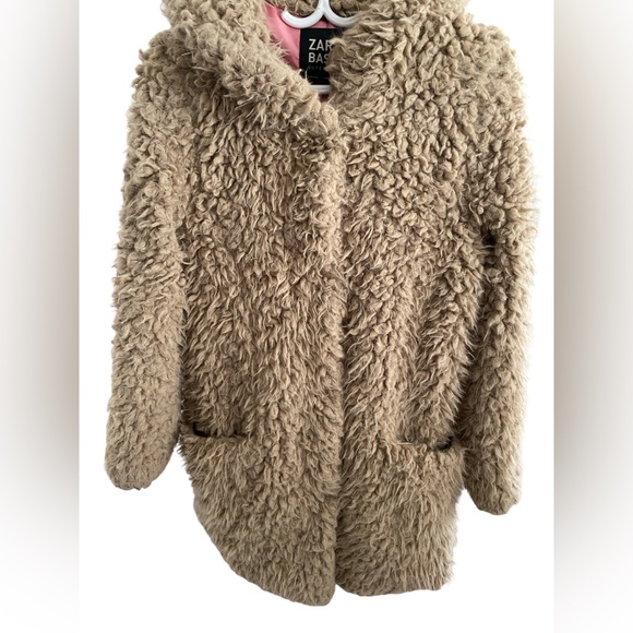 Zara - Picture 2 of 4